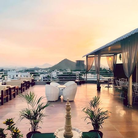 Hotel The Celebration By Amod Best Hotel & Rooftop Udaipur Luaran gambar
