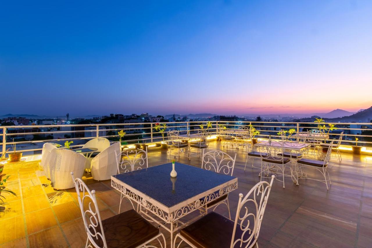 Hotel The Celebration By Amod Best Hotel & Rooftop Udaipur Luaran gambar