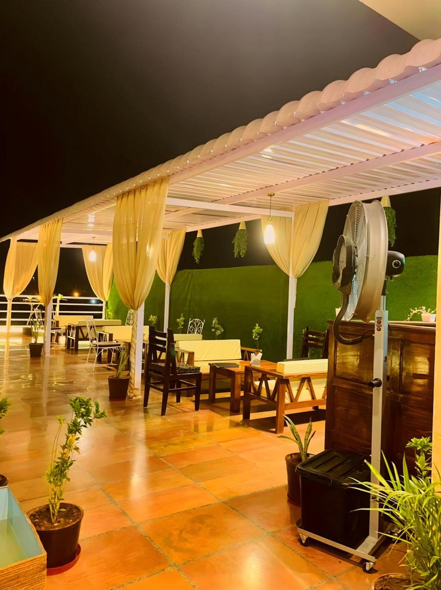 Hotel The Celebration By Amod Best Hotel & Rooftop Udaipur Luaran gambar