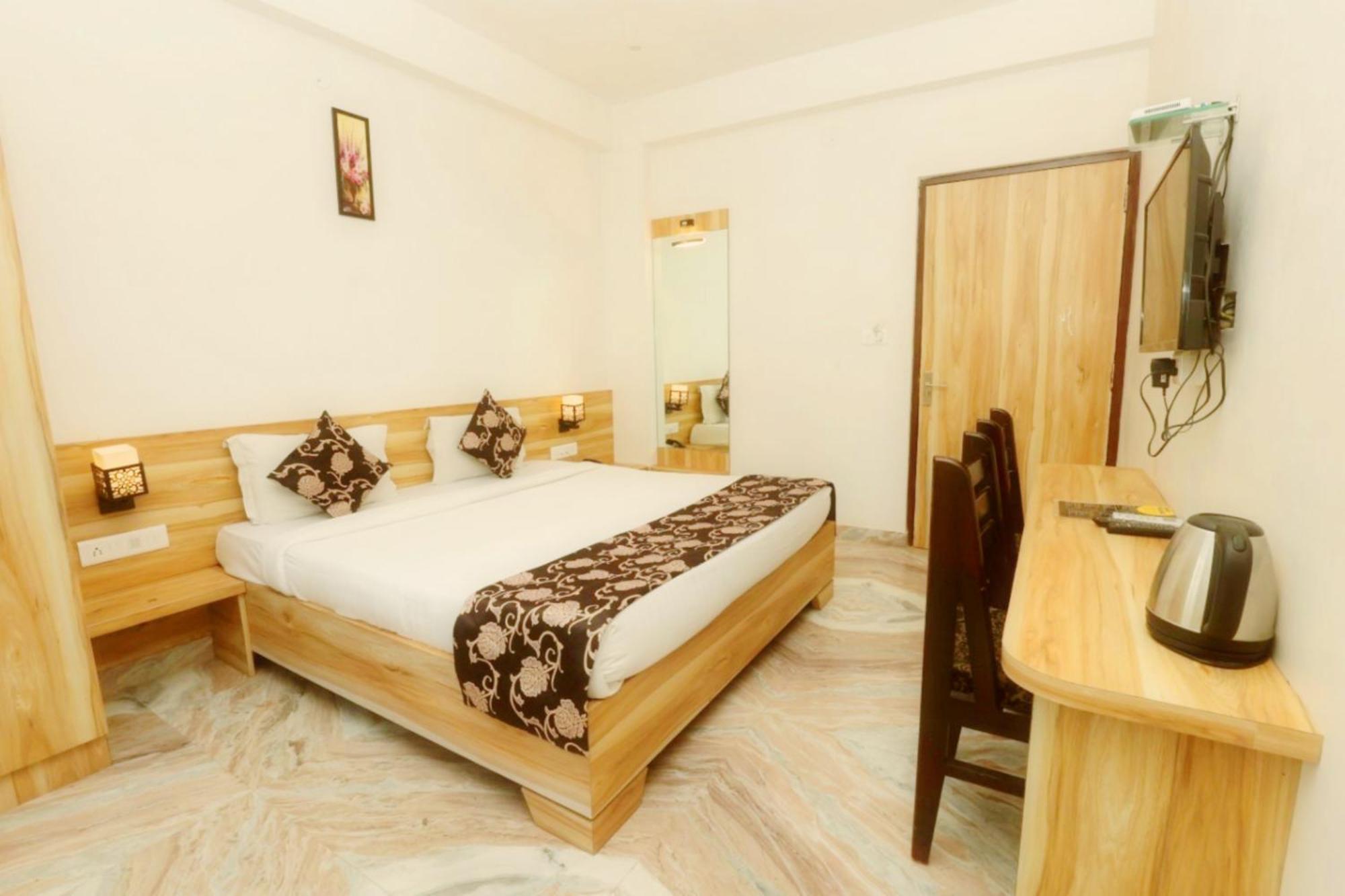 Hotel The Celebration By Amod Best Hotel & Rooftop Udaipur Luaran gambar